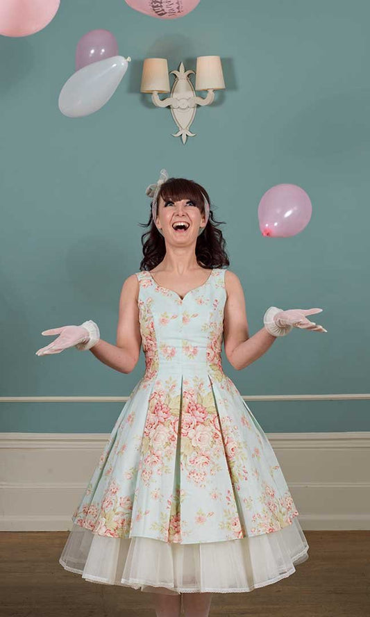 Sew La Di Da Vintage Rose Dress - Printed copy shop (+£7.00)