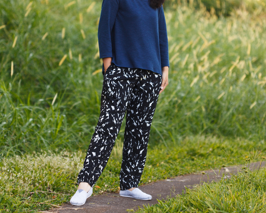 Itch to Stitch Tierras Woven Joggers - Printed copy shop (+£7.00)